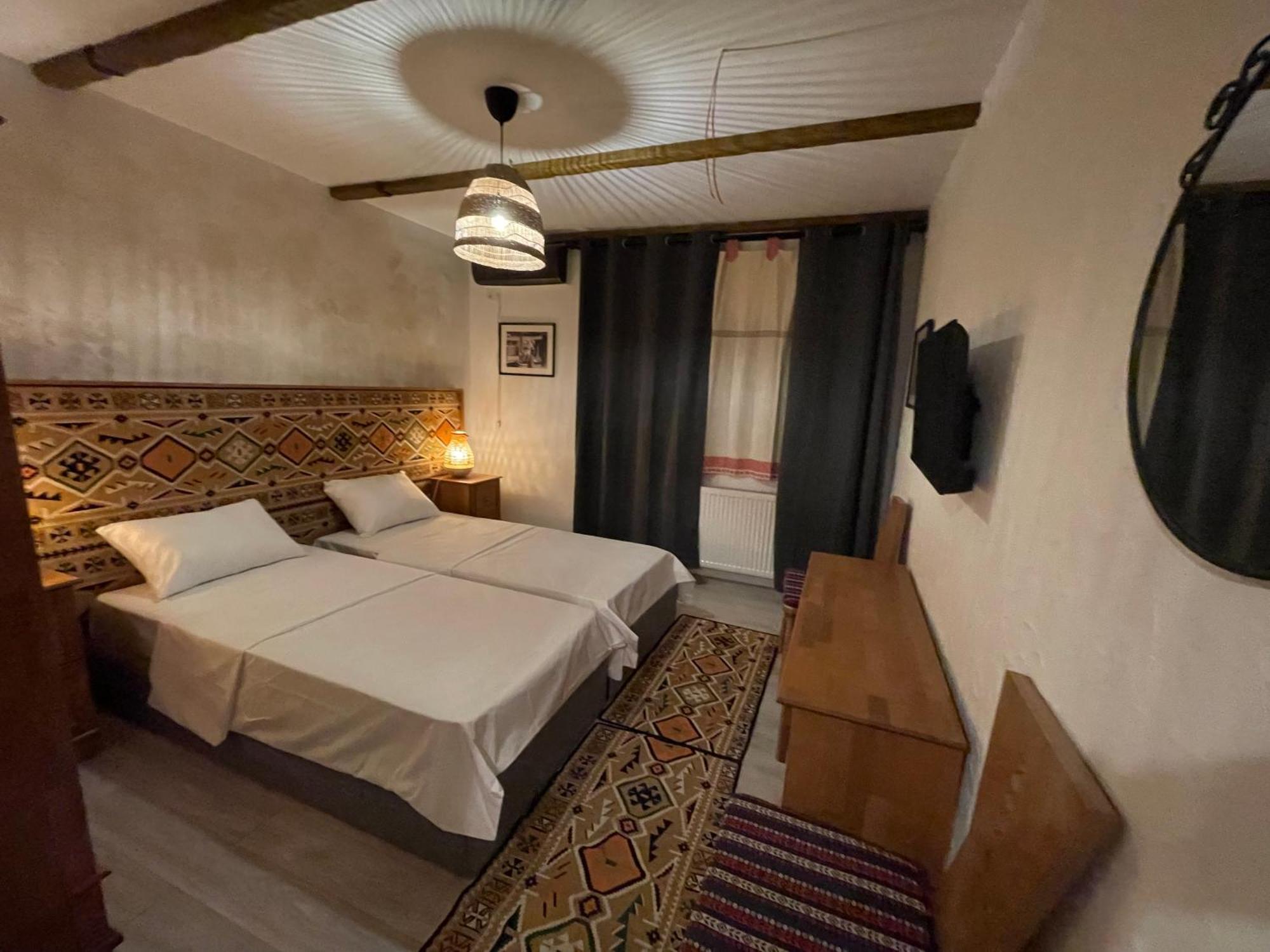 Hotel Casa Romaneasca オトペニ エクステリア 写真