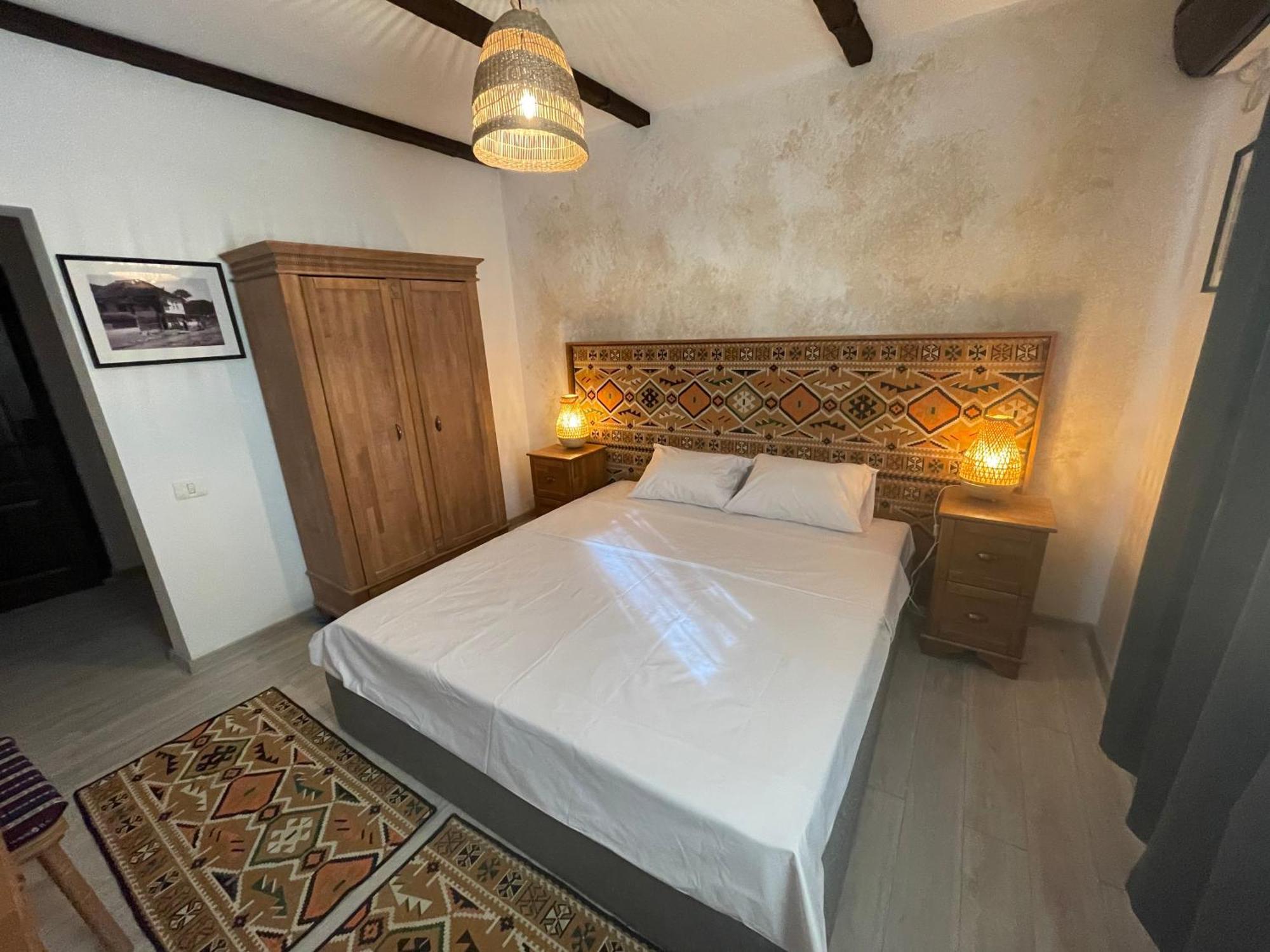 Hotel Casa Romaneasca オトペニ エクステリア 写真