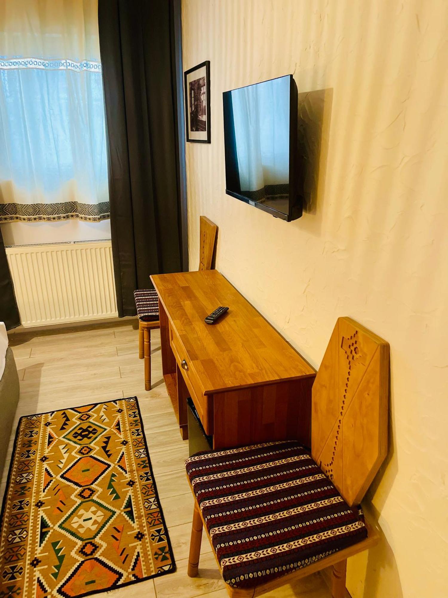 Hotel Casa Romaneasca オトペニ エクステリア 写真